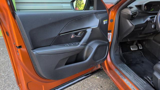 Peugeot 2008 image 1