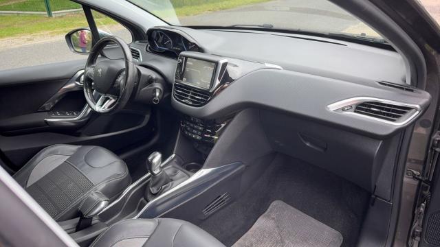 Peugeot 2008 image 6