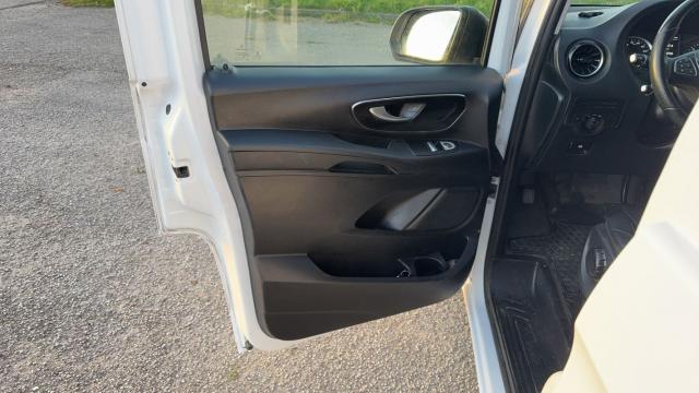 Mercedes Benz Vito image 5