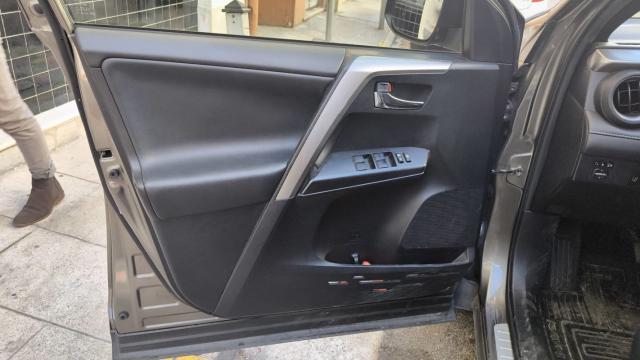 Toyota Rav4 image 9