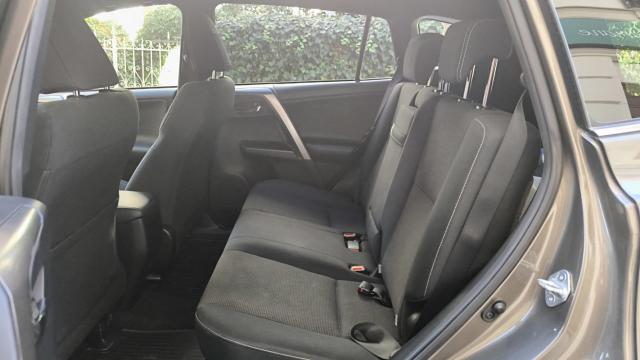 Toyota Rav4 image 5