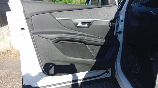 Peugeot 5008 image 7
