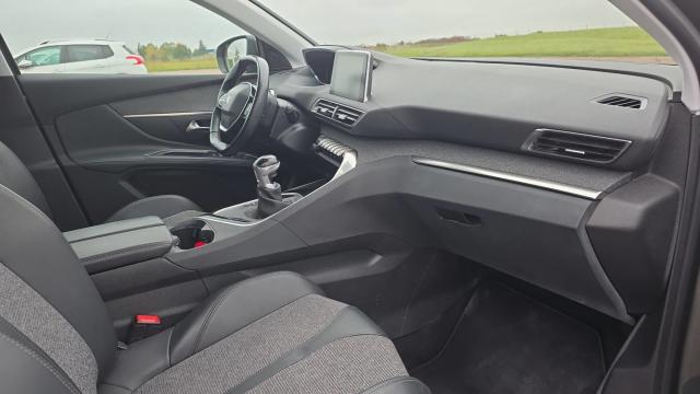 Peugeot 5008 image 8