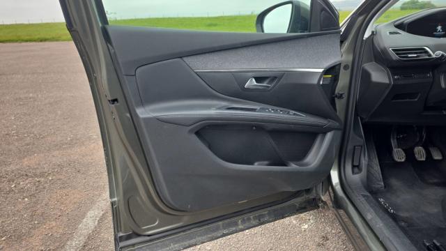 Peugeot 5008 image 6