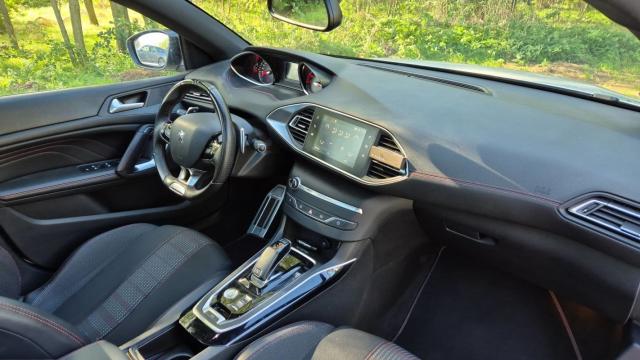 Peugeot 308 image 2