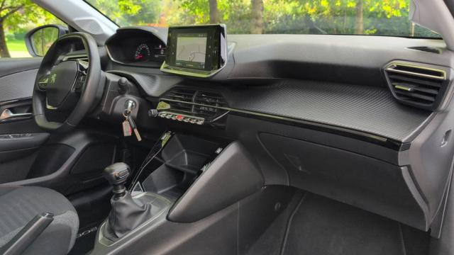 Peugeot 208 image 3