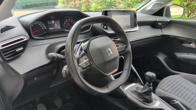 Peugeot 208 image 2
