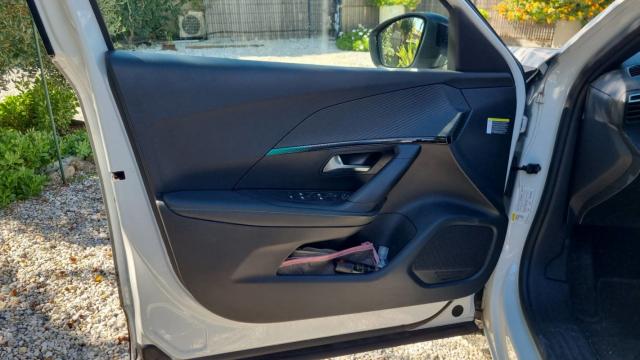 Peugeot 2008 image 1