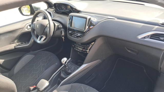 Peugeot 2008 image 7