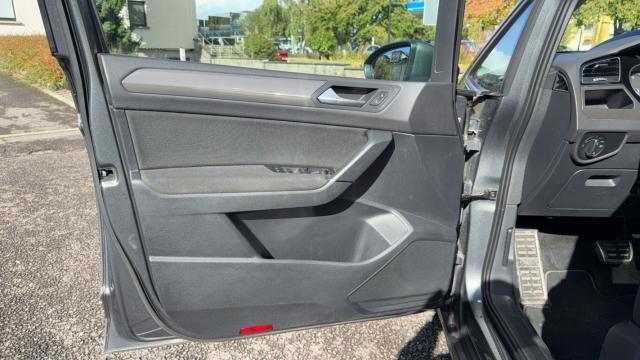 Volkswagen Touran image 2