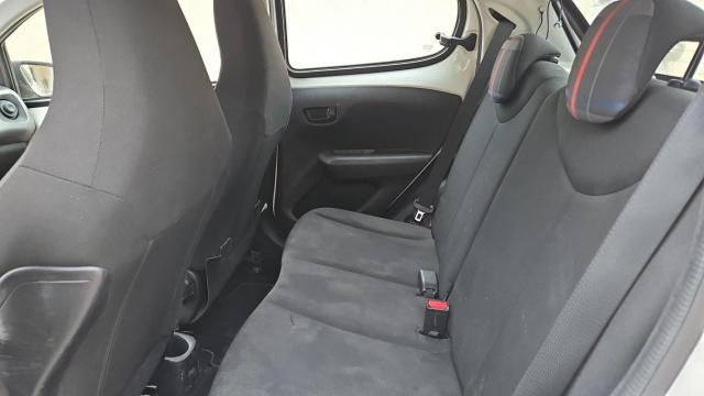 Peugeot 108 image 1