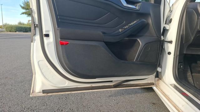 Ford Focus image 9