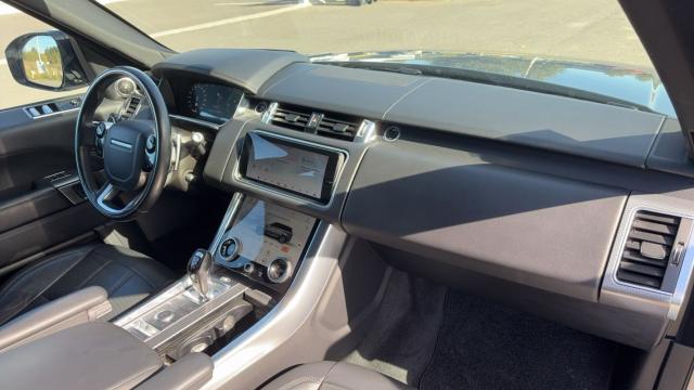 Land Rover Range Rover Sport image 9