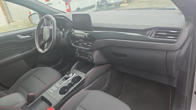 Ford Kuga image 7