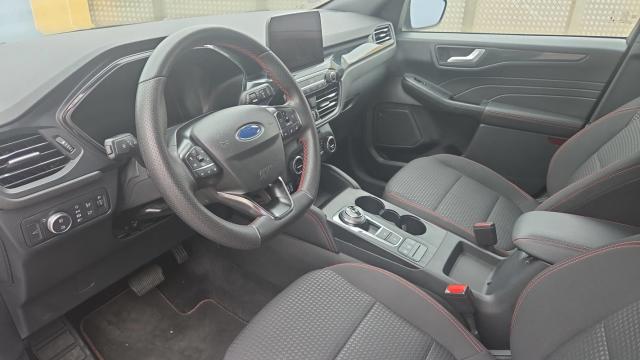 Ford Kuga image 2
