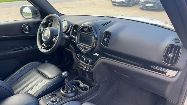 Mini Countryman image 2