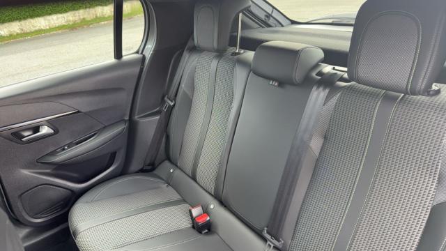 Peugeot 208 image 6