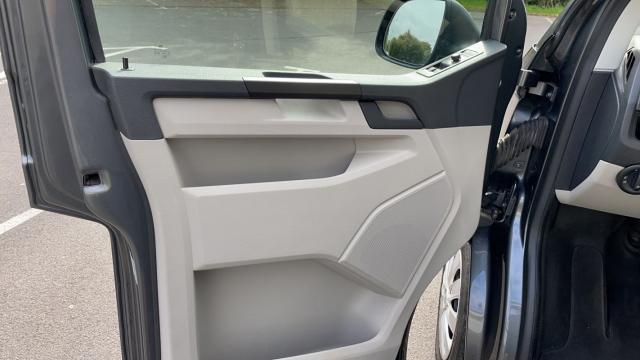 Volkswagen Transporter image 5
