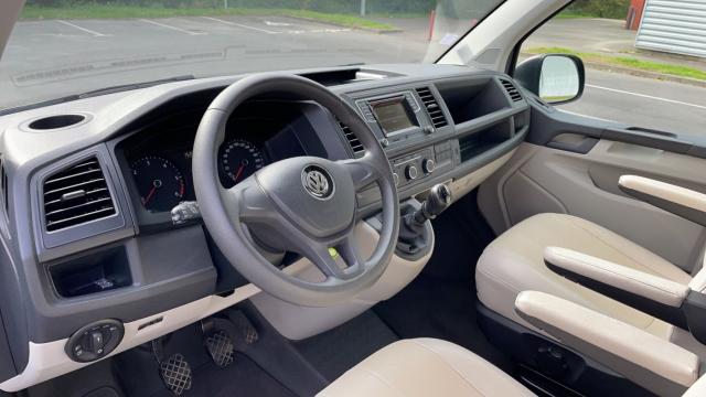 Volkswagen Transporter image 2