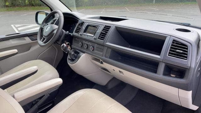 Volkswagen Transporter image 9