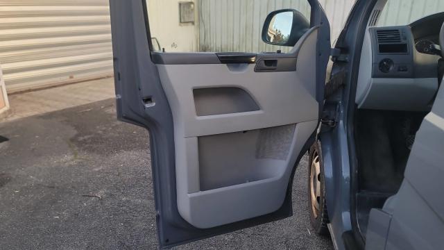 Volkswagen Transporter image 8