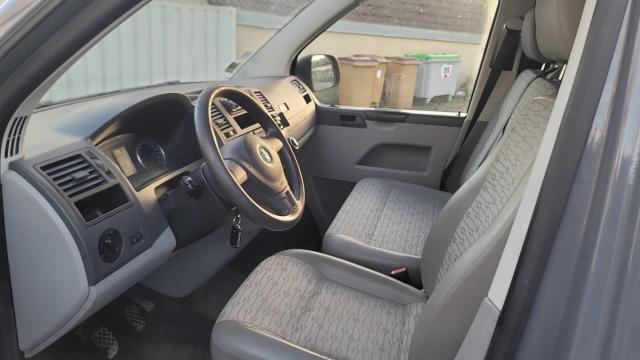 Volkswagen Transporter image 2
