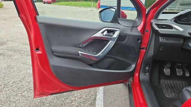 Peugeot 2008 image 9