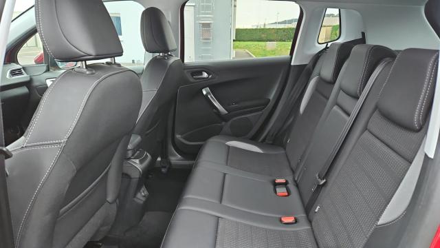 Peugeot 2008 image 2