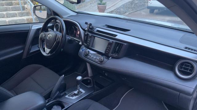 Toyota Rav4 image 8