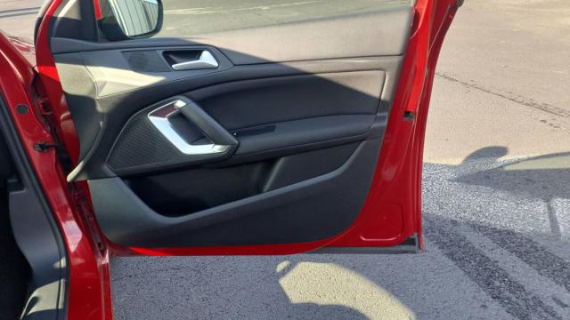 Peugeot 308 image 8
