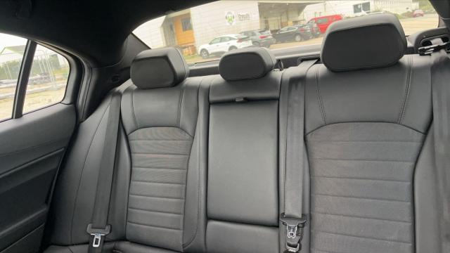 Alfa Romeo Giulia image 8