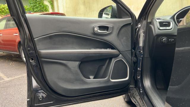 Jeep Compass image 9