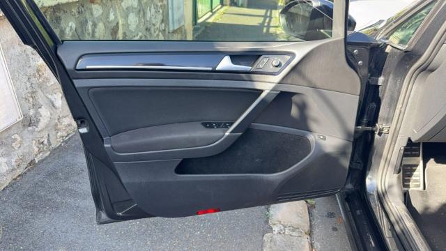 Volkswagen Golf image 8