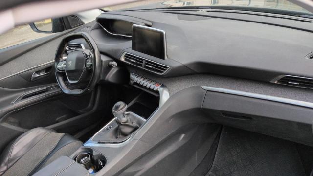 Peugeot 5008 image 2