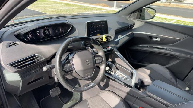 Peugeot 5008 image 1