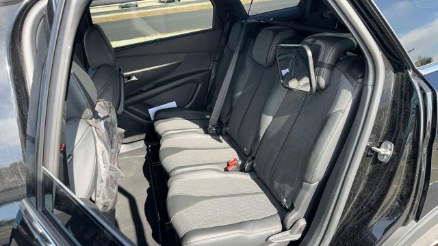 Peugeot 5008 image 2