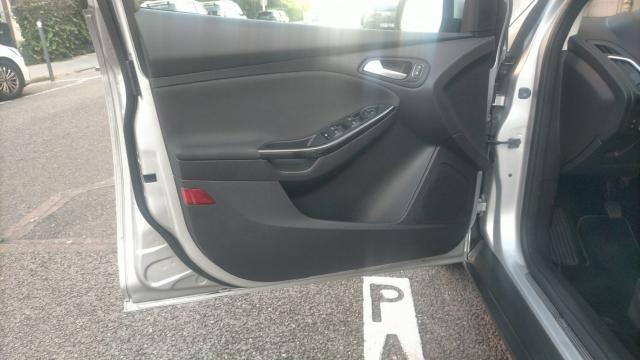 Ford Focus image 6