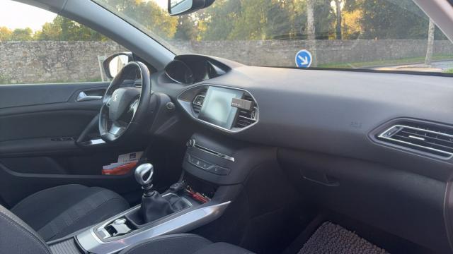 Peugeot 308 image 3