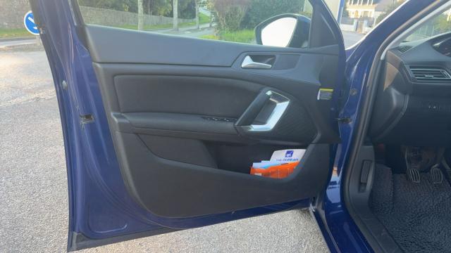 Peugeot 308 image 1