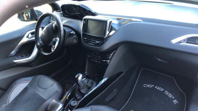 Peugeot 2008 image 2
