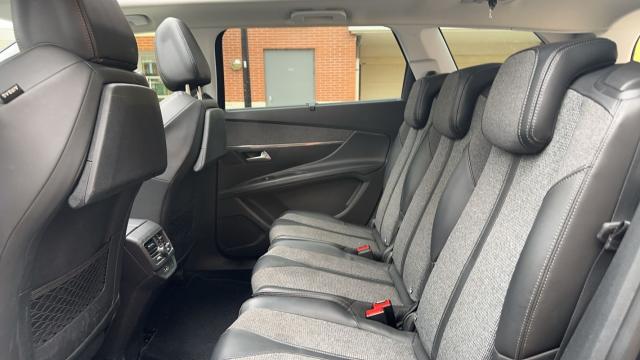 Peugeot 5008 image 8