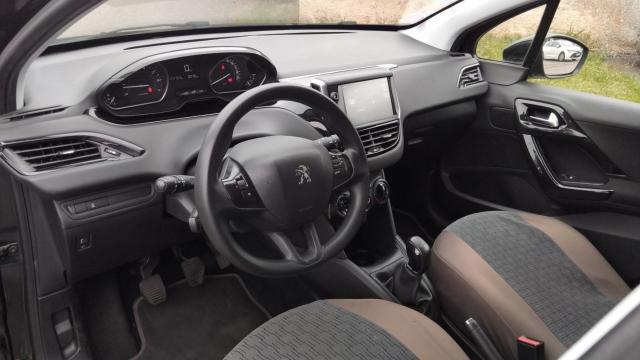 Peugeot 208 image 8