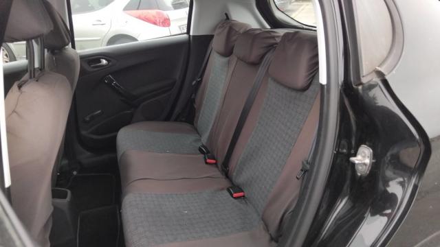 Peugeot 208 image 3