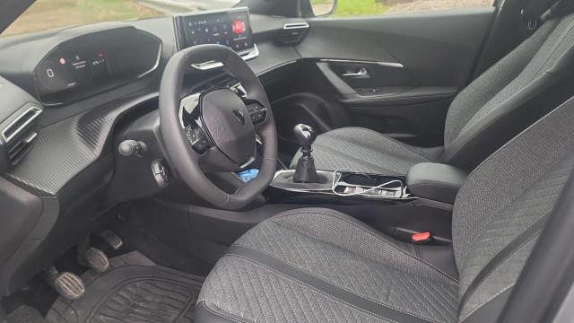 Peugeot 2008 image 7