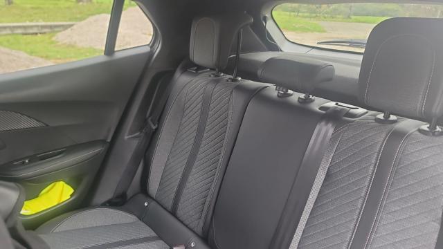 Peugeot 2008 image 6