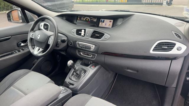 Renault Grand Scénic image 8