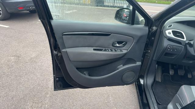 Renault Grand Scénic image 2