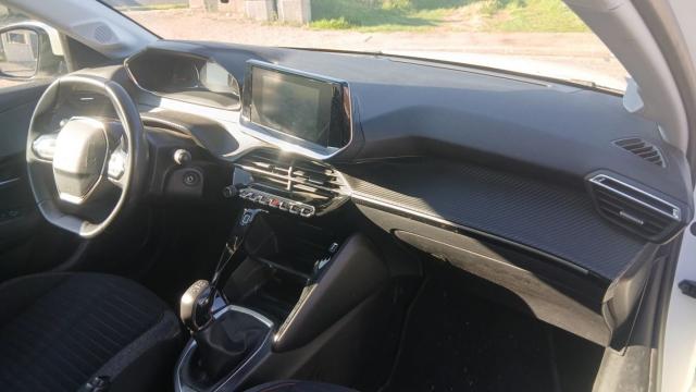 Peugeot 208 image 2