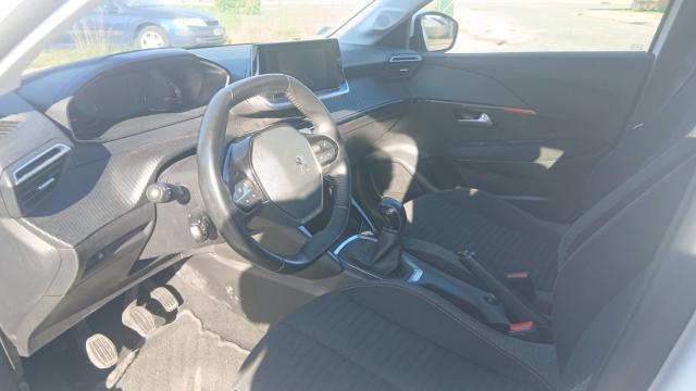 Peugeot 208 image 7