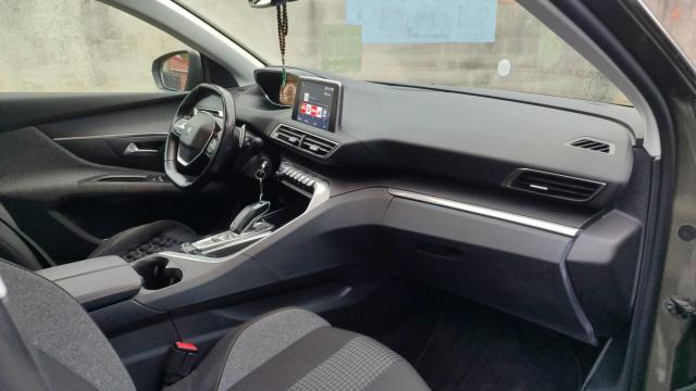 Peugeot 5008 image 8